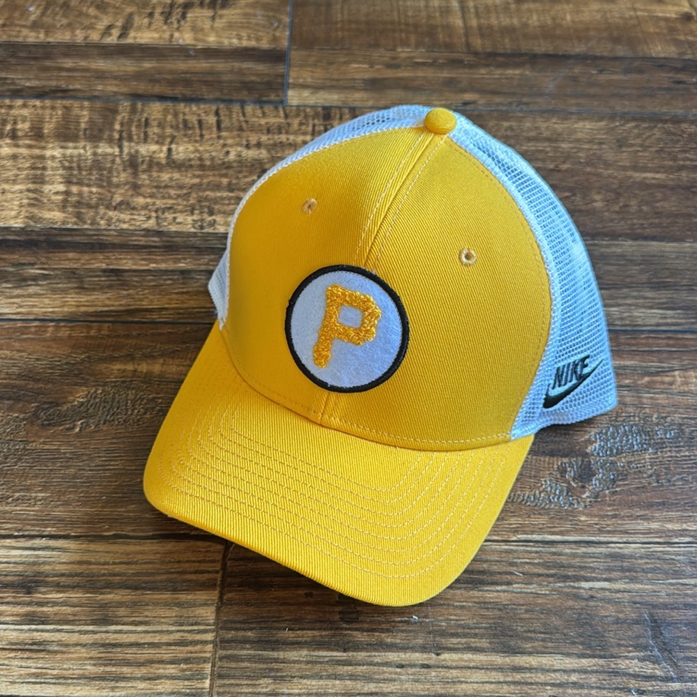 Pittsburgh Pirates Cooperstown Rise
Men's Nike Dri-FIT MLB Trucker Adjustable